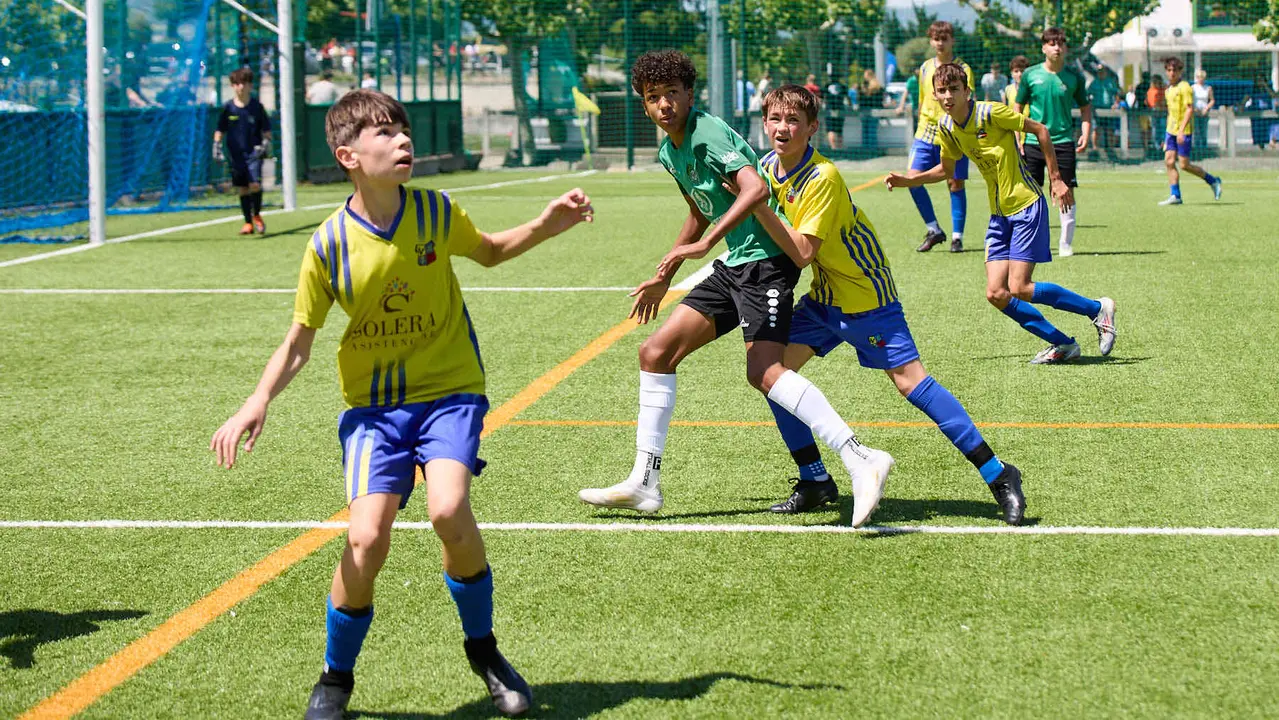 Segunda jornada del XXXIII edición del Torneo Santi Macaya de fútbol organizado por el Club Deportivo Amigó. IÑIGO ALZUGARAY