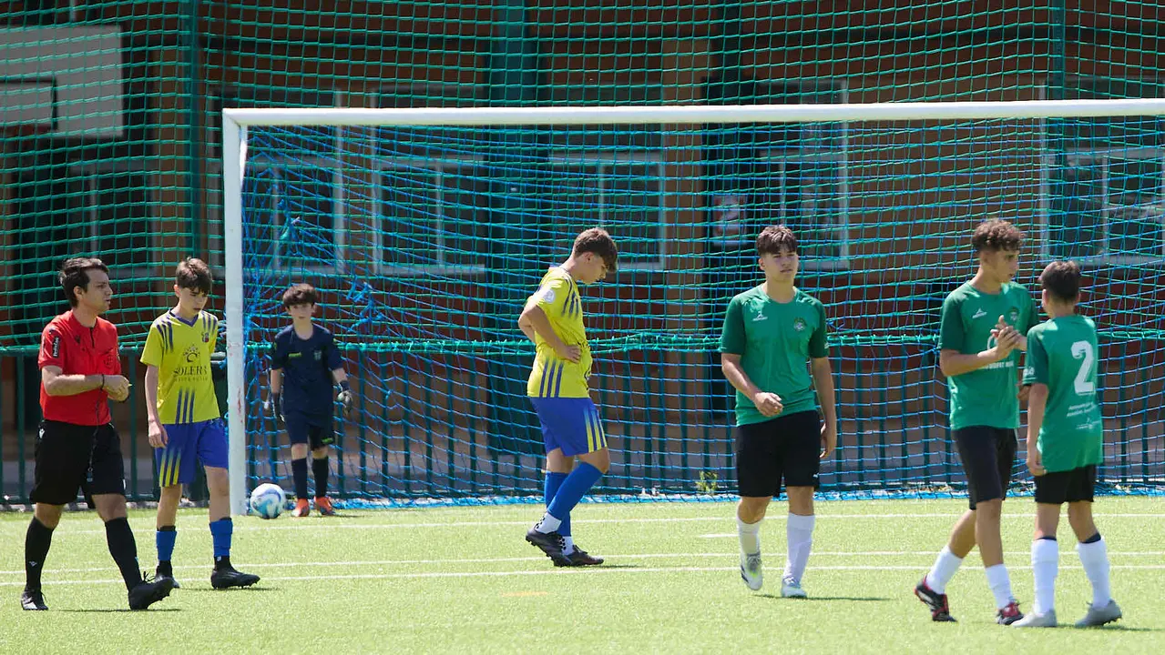 Segunda jornada del XXXIII edición del Torneo Santi Macaya de fútbol organizado por el Club Deportivo Amigó. IÑIGO ALZUGARAY