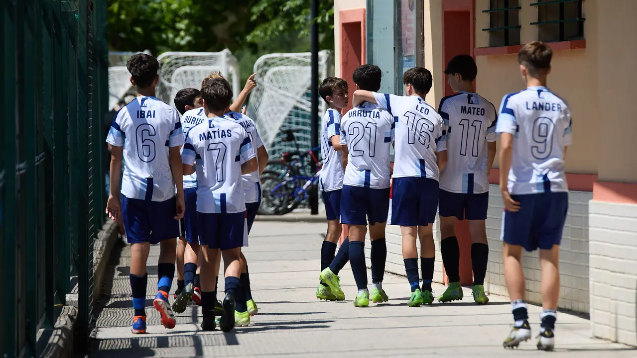 Segunda jornada del XXXIII edición del Torneo Santi Macaya de fútbol organizado por el Club Deportivo Amigó. IÑIGO ALZUGARAY
