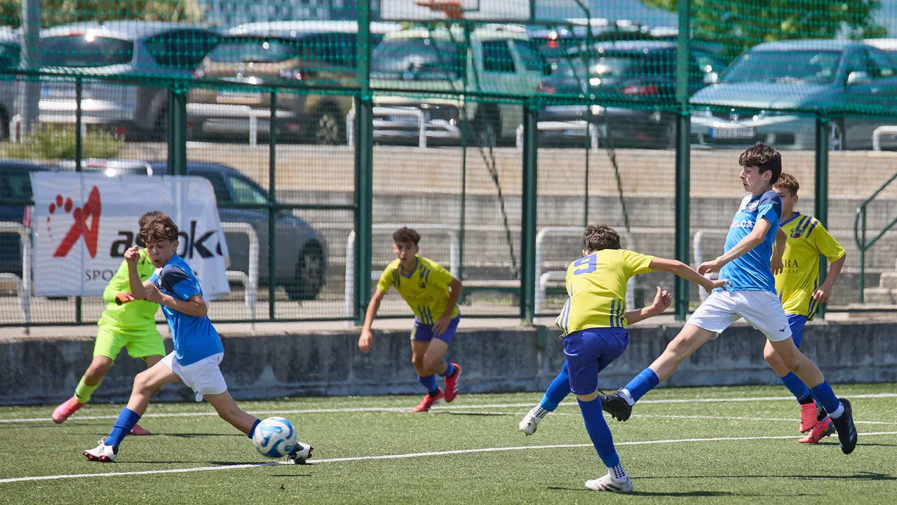 Segunda jornada del XXXIII edición del Torneo Santi Macaya de fútbol organizado por el Club Deportivo Amigó. IÑIGO ALZUGARAY