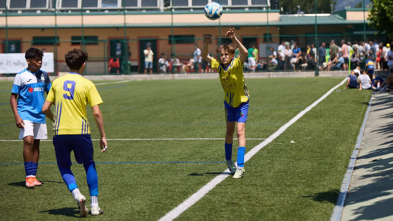 Segunda jornada del XXXIII edición del Torneo Santi Macaya de fútbol organizado por el Club Deportivo Amigó. IÑIGO ALZUGARAY