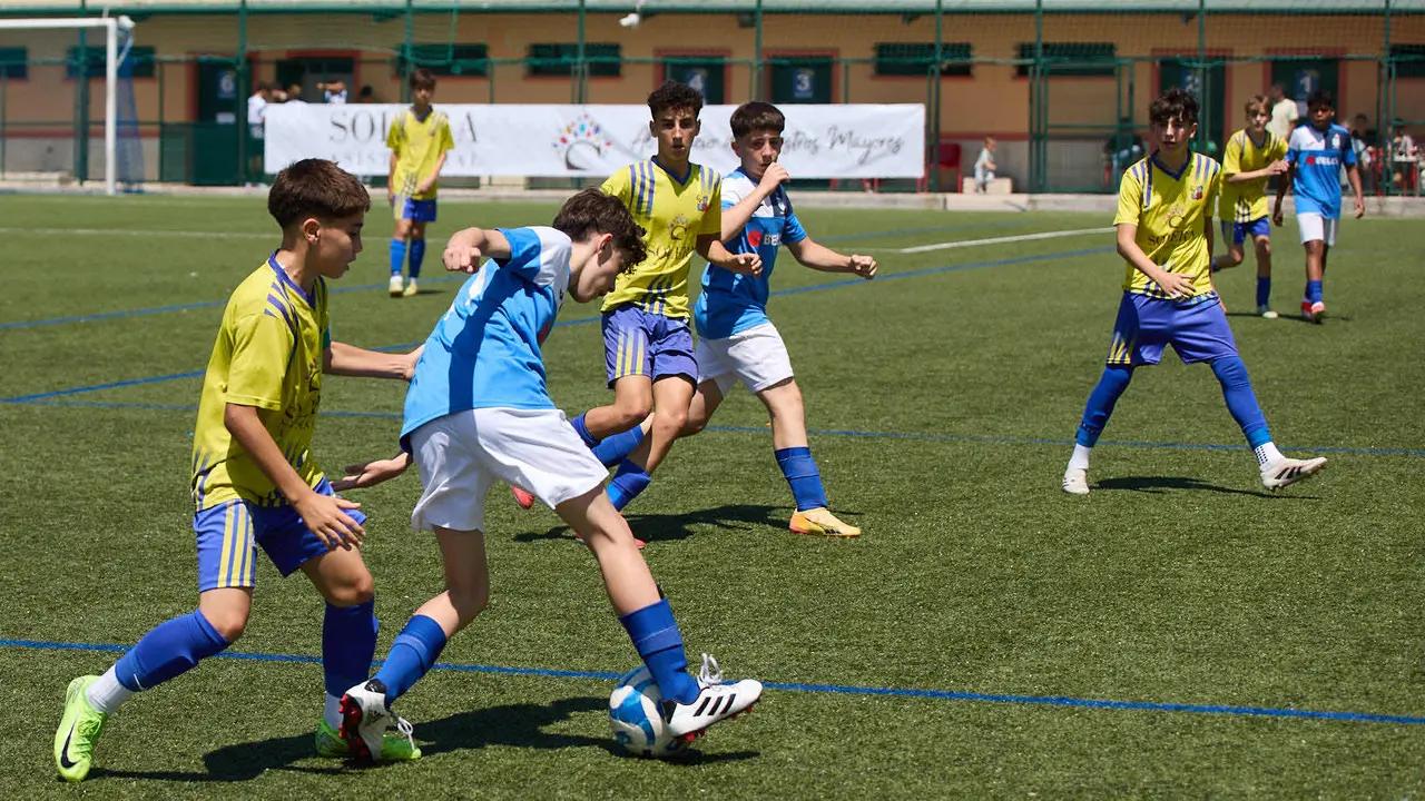 Segunda jornada del XXXIII edición del Torneo Santi Macaya de fútbol organizado por el Club Deportivo Amigó. IÑIGO ALZUGARAY
