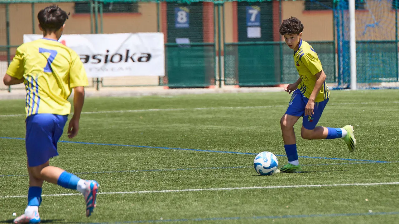 Segunda jornada del XXXIII edición del Torneo Santi Macaya de fútbol organizado por el Club Deportivo Amigó. IÑIGO ALZUGARAY