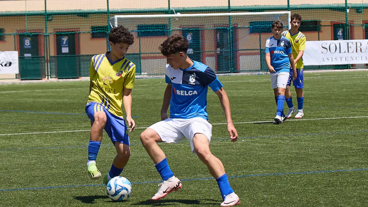 Segunda jornada del XXXIII edición del Torneo Santi Macaya de fútbol organizado por el Club Deportivo Amigó. IÑIGO ALZUGARAY