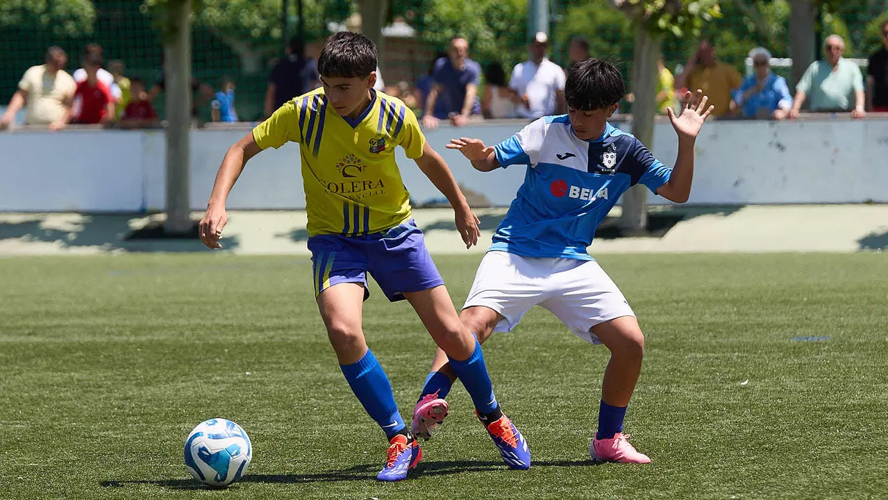 Segunda jornada del XXXIII edición del Torneo Santi Macaya de fútbol organizado por el Club Deportivo Amigó. IÑIGO ALZUGARAY