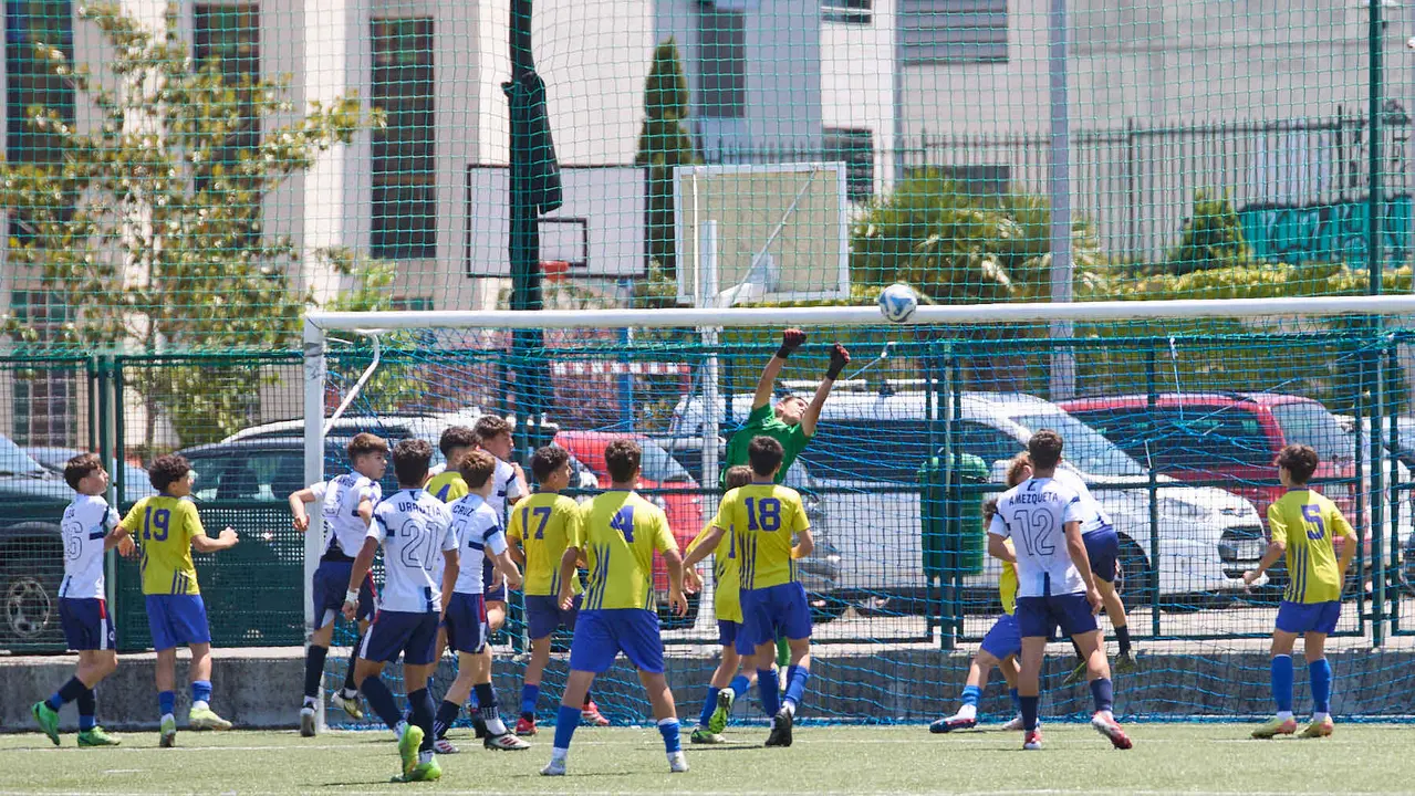 Segunda jornada del XXXIII edición del Torneo Santi Macaya de fútbol organizado por el Club Deportivo Amigó. IÑIGO ALZUGARAY