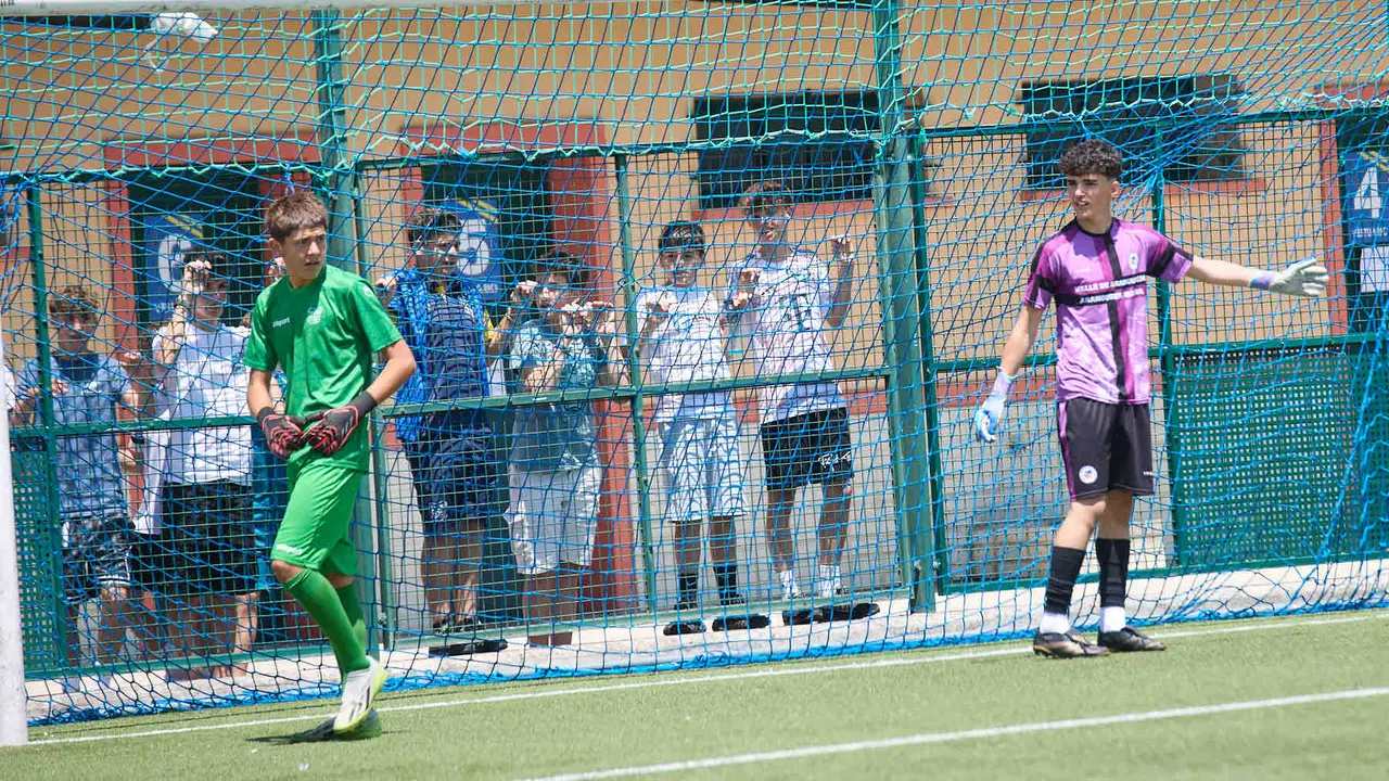 Segunda jornada del XXXIII edición del Torneo Santi Macaya de fútbol organizado por el Club Deportivo Amigó. IÑIGO ALZUGARAY