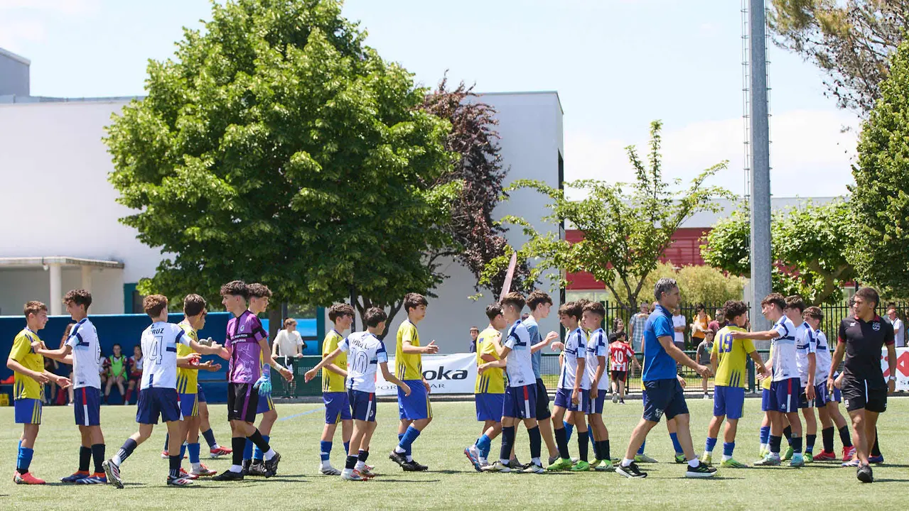 Segunda jornada del XXXIII edición del Torneo Santi Macaya de fútbol organizado por el Club Deportivo Amigó. IÑIGO ALZUGARAY