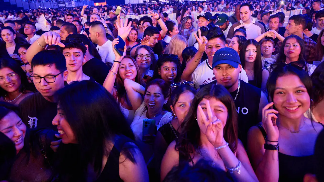 Concierto de Nicky Jam en el pabellón Navarra Arena de Pamplona, en el inicio de la gira europea Sunshine Tour del cantante colomboestadounidense de origen puertorriqueño. IÑIGO ALZUGARAY