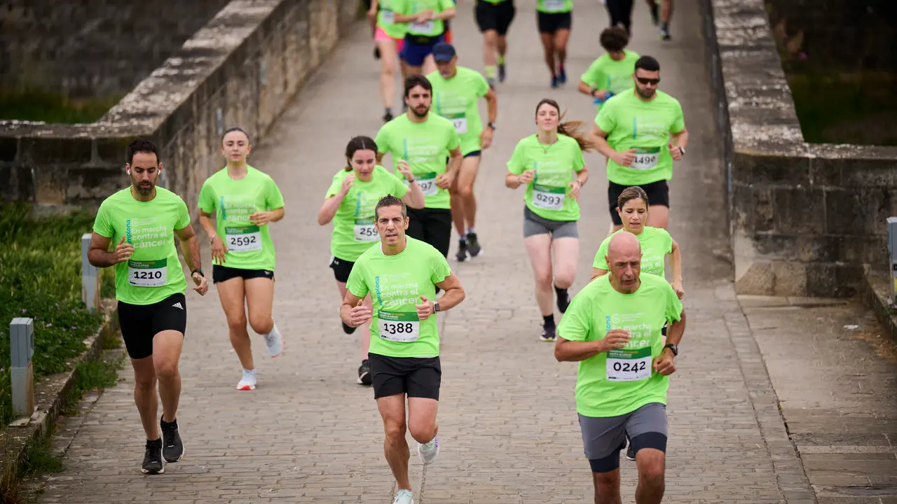 XI Marcha Contra el Cáncer 2025 en Pamplona. PABLO LASAOSA