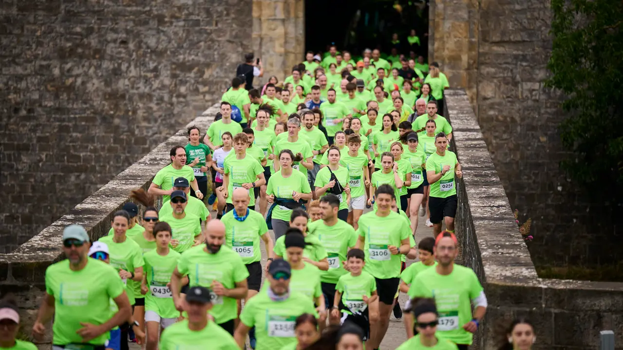 XI Marcha Contra el Cáncer 2025 en Pamplona. PABLO LASAOSA