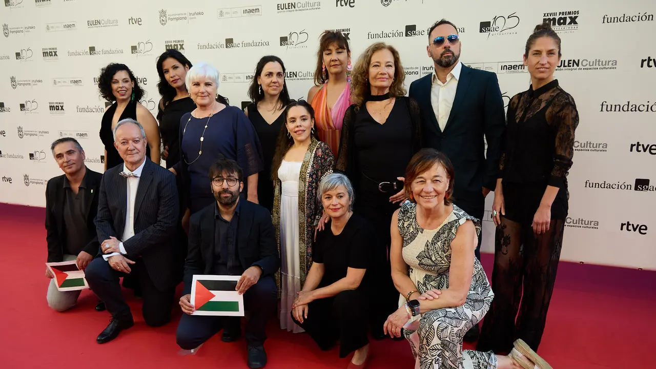 Alfombra roja y photocall de la XXVIII edición de los Premios Max de las Artes Escénicas que este año se ha celebrado en el Teatro Gayarre de Pamplona. IÑIGO ALZUGARAY