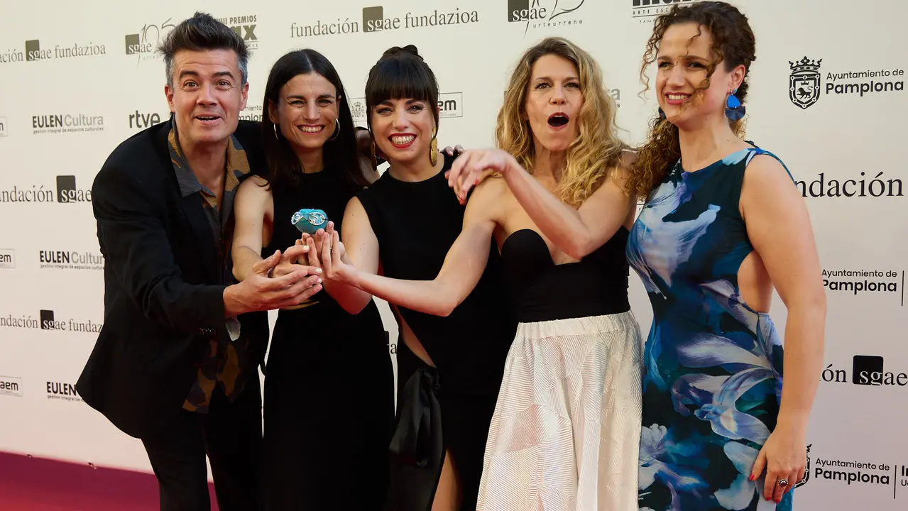Alfombra roja y photocall de la XXVIII edición de los Premios Max de las Artes Escénicas que este año se ha celebrado en el Teatro Gayarre de Pamplona. IÑIGO ALZUGARAY