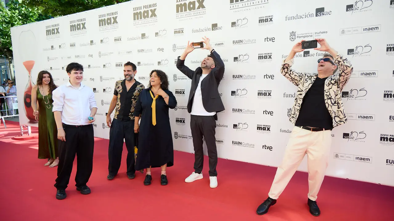 Alfombra roja y photocall de la XXVIII edición de los Premios Max de las Artes Escénicas que este año se ha celebrado en el Teatro Gayarre de Pamplona. IÑIGO ALZUGARAY