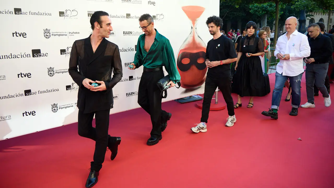 Alfombra roja y photocall de la XXVIII edición de los Premios Max de las Artes Escénicas que este año se ha celebrado en el Teatro Gayarre de Pamplona. IÑIGO ALZUGARAY