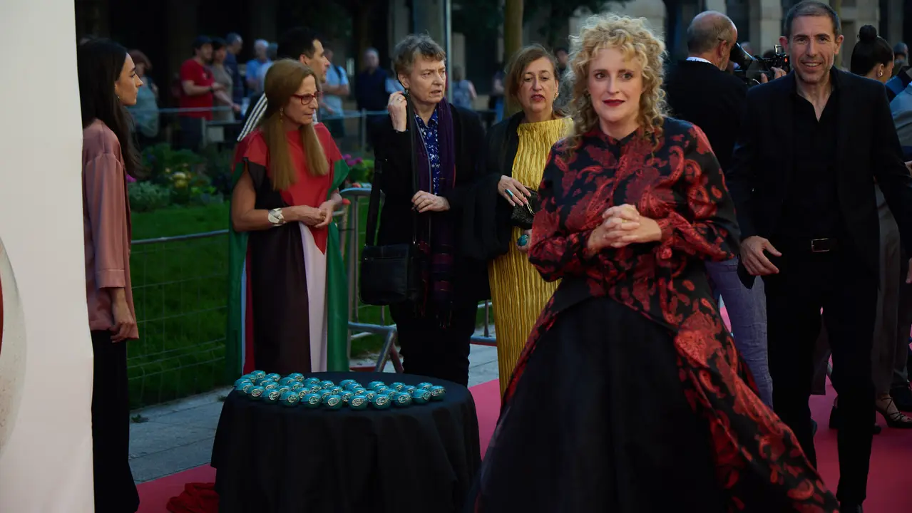 Alfombra roja y photocall de la XXVIII edición de los Premios Max de las Artes Escénicas que este año se ha celebrado en el Teatro Gayarre de Pamplona. IÑIGO ALZUGARAY