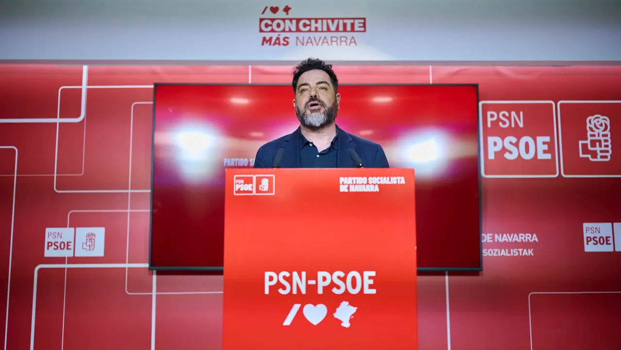 Ramón Alzórriz presenta su dimisión del PSN tras conocer que su pareja trabajó en Servinabar. PABLO LASAOSA