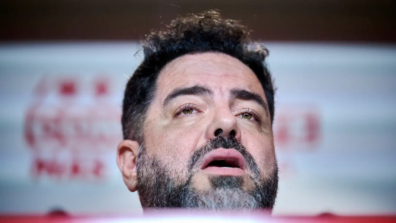 Ramón Alzórriz presenta su dimisión del PSN tras conocer que su pareja trabajó en Servinabar. PABLO LASAOSA