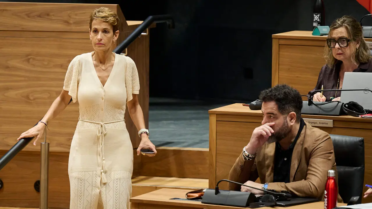 La presidenta María Chivite junto a Ramón Alzórriz. PABLO LASAOSA
