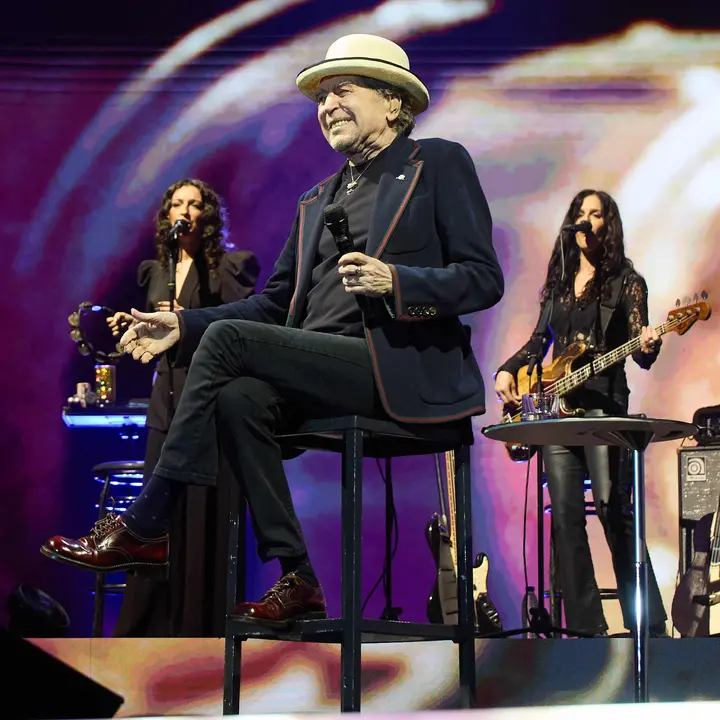Concierto de Joaquín Sabina en el pabellón Navarra Arena de Pamplona dentro de su gira de despedida 'Hola y adiós'. IÑIGO ALZUGARAY