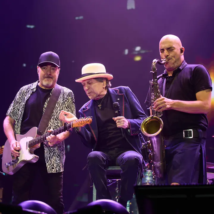Concierto de Joaquín Sabina en el pabellón Navarra Arena de Pamplona dentro de su gira de despedida 'Hola y adiós'. IÑIGO ALZUGARAY