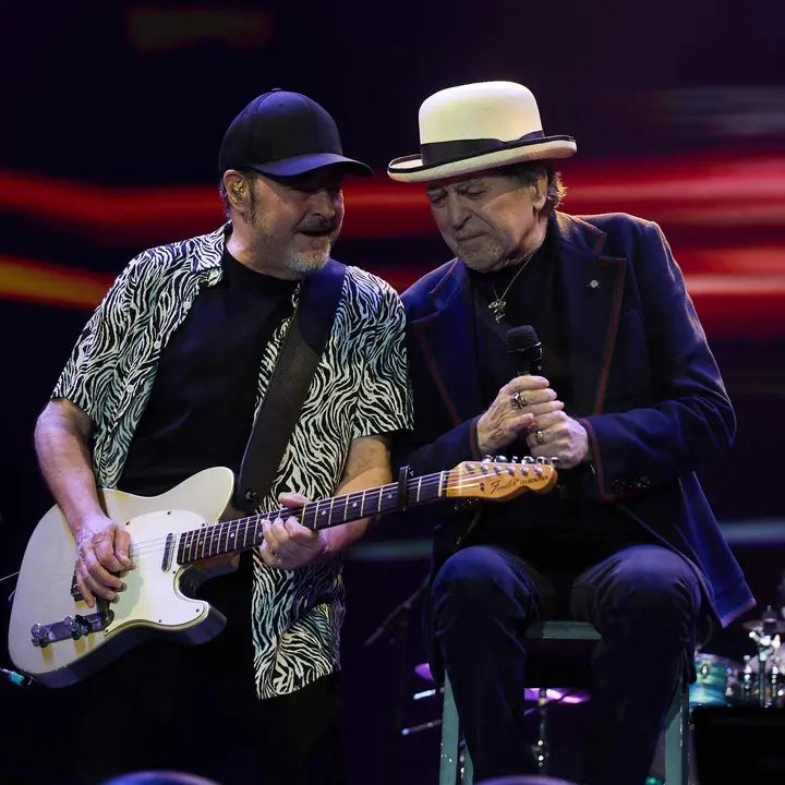 Concierto de Joaquín Sabina en el pabellón Navarra Arena de Pamplona dentro de su gira de despedida 'Hola y adiós'. IÑIGO ALZUGARAY