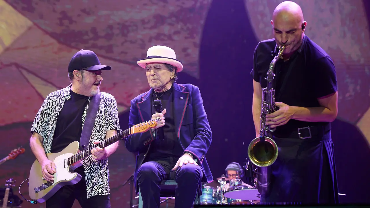 Concierto de Joaquín Sabina en el pabellón Navarra Arena de Pamplona dentro de su gira de despedida 'Hola y adiós'. IÑIGO ALZUGARAY