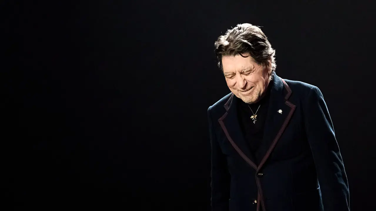 Concierto de Joaquín Sabina en el pabellón Navarra Arena de Pamplona dentro de su gira de despedida 'Hola y adiós'. IÑIGO ALZUGARAY