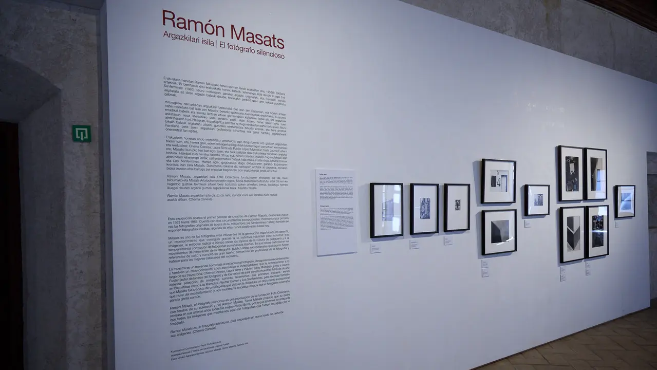 Presentación de la exposición 'Ramón Masats. El fotógrafo silencioso' en el Palacio del Condestable de Pamplona. IÑIGO ALZUGARAY