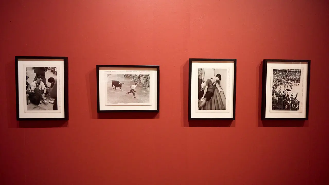 Presentación de la exposición 'Ramón Masats. El fotógrafo silencioso' en el Palacio del Condestable de Pamplona. IÑIGO ALZUGARAY