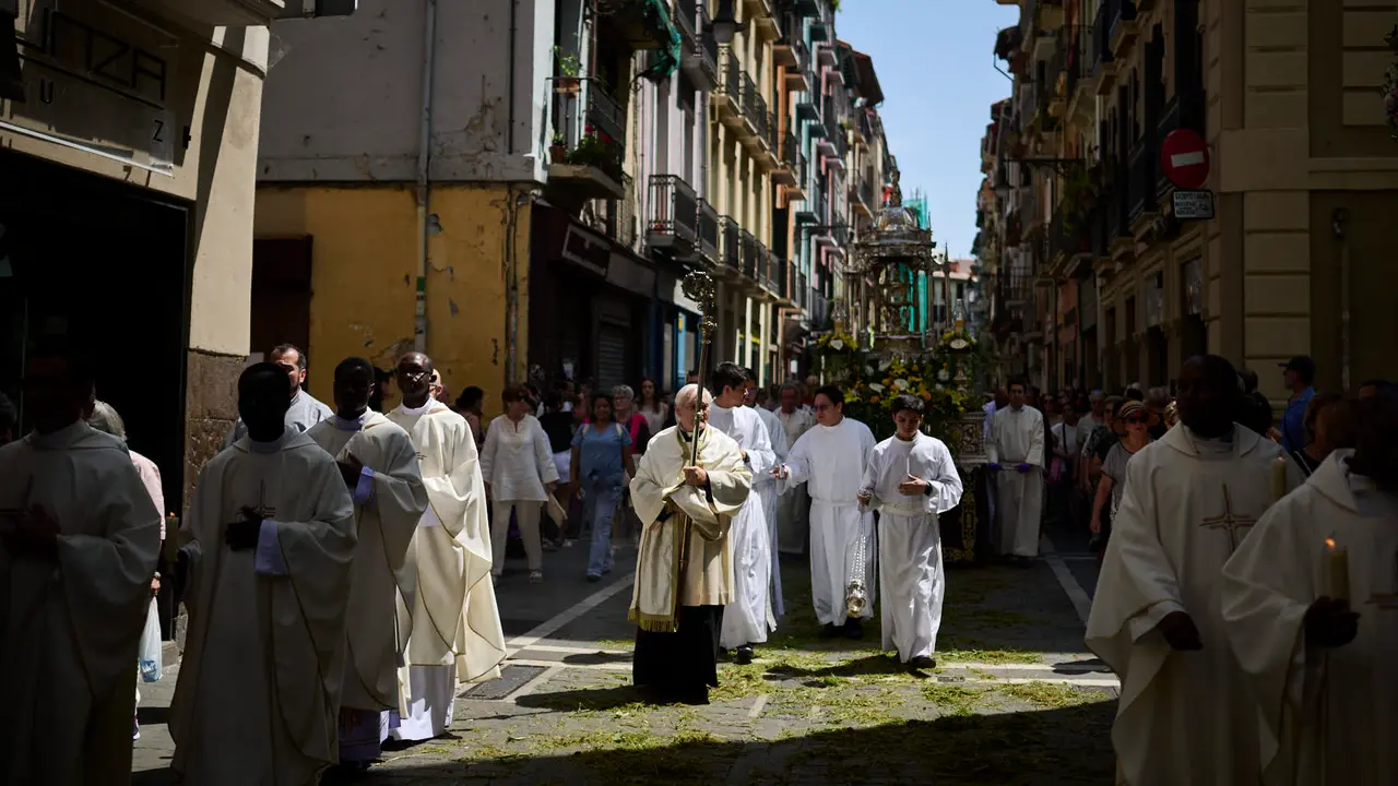 Procesión del Corpus Christi 2025 por las calles de Pamplona. PABLO LASAOSA