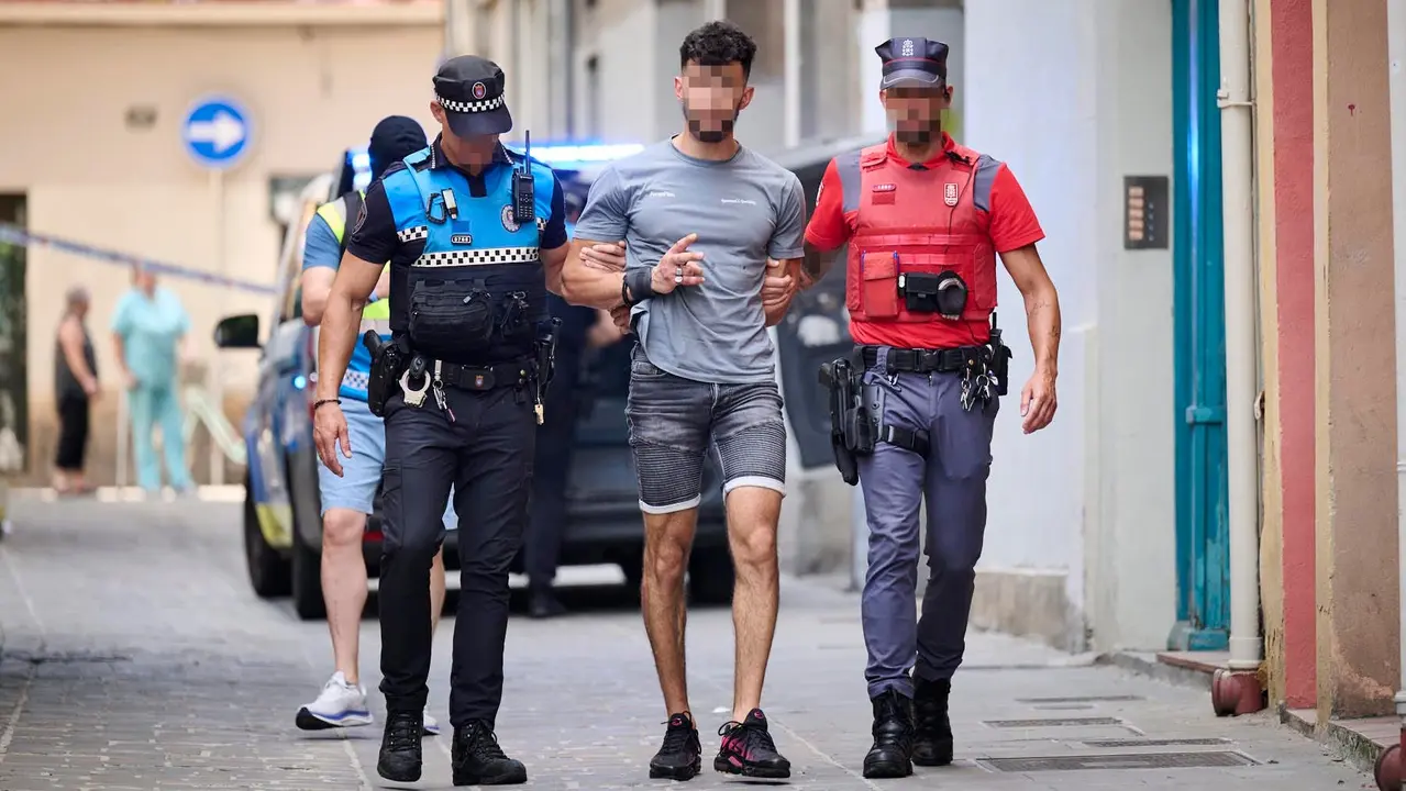 Operación de la Policía Municipal y la Policía Foral contra una banda criminal que actuaba en el Casco Antiguo de Pamplona. PABLO LASAOSA