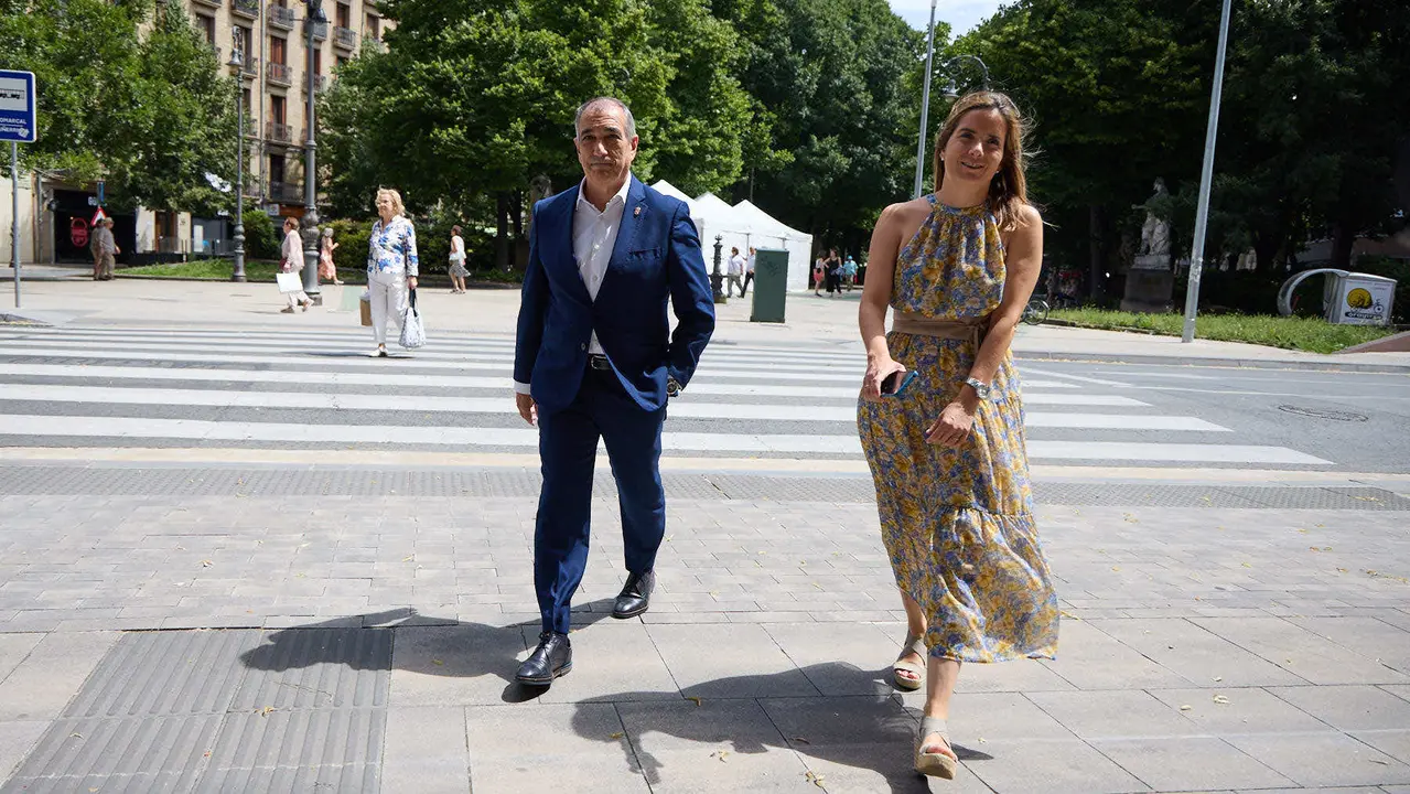 La presidenta de Navarra, María Chivite, y el presidente del Parlamento de Navarra, Unai Hualde, participan en un acto conmemorativo del 25º aniversario de la aprobación de la ley foral del Defensor del Pueblo de Navarra. También participan Ángel Gabilondo, Defensor del Pueblo en el ámbito estatal, y Patxi Vera, Defensor del Pueblo de Navarra. IÑIGO ALZUGARAY
