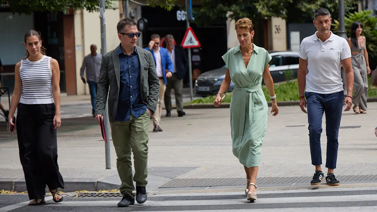 La presidenta de Navarra, María Chivite, y el presidente del Parlamento de Navarra, Unai Hualde, participan en un acto conmemorativo del 25º aniversario de la aprobación de la ley foral del Defensor del Pueblo de Navarra. También participan Ángel Gabilondo, Defensor del Pueblo en el ámbito estatal, y Patxi Vera, Defensor del Pueblo de Navarra. IÑIGO ALZUGARAY