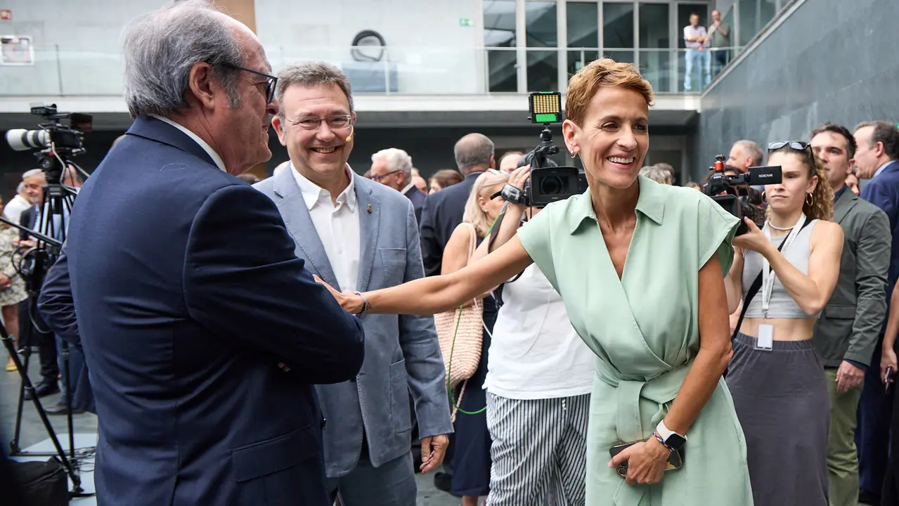 La presidenta de Navarra, María Chivite, y el presidente del Parlamento de Navarra, Unai Hualde, participan en un acto conmemorativo del 25º aniversario de la aprobación de la ley foral del Defensor del Pueblo de Navarra. También participan Ángel Gabilondo, Defensor del Pueblo en el ámbito estatal, y Patxi Vera, Defensor del Pueblo de Navarra. IÑIGO ALZUGARAY