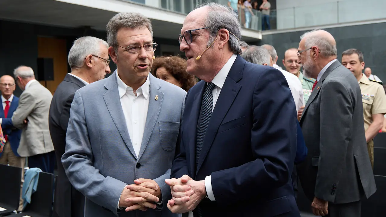 La presidenta de Navarra, María Chivite, y el presidente del Parlamento de Navarra, Unai Hualde, participan en un acto conmemorativo del 25º aniversario de la aprobación de la ley foral del Defensor del Pueblo de Navarra. También participan Ángel Gabilondo, Defensor del Pueblo en el ámbito estatal, y Patxi Vera, Defensor del Pueblo de Navarra. IÑIGO ALZUGARAY