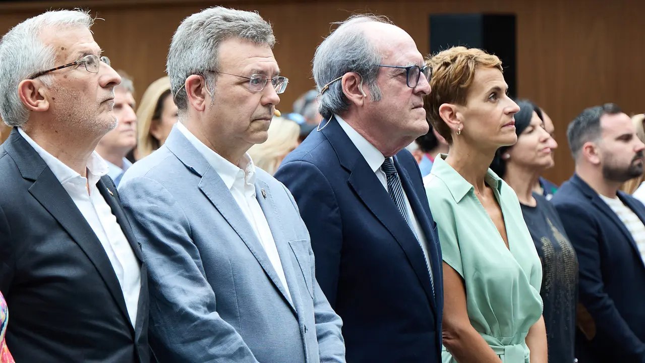 La presidenta de Navarra, María Chivite, y el presidente del Parlamento de Navarra, Unai Hualde, participan en un acto conmemorativo del 25º aniversario de la aprobación de la ley foral del Defensor del Pueblo de Navarra. También participan Ángel Gabilondo, Defensor del Pueblo en el ámbito estatal, y Patxi Vera, Defensor del Pueblo de Navarra. IÑIGO ALZUGARAY