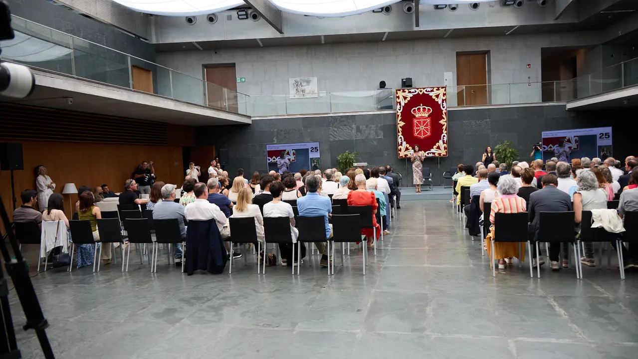 La presidenta de Navarra, María Chivite, y el presidente del Parlamento de Navarra, Unai Hualde, participan en un acto conmemorativo del 25º aniversario de la aprobación de la ley foral del Defensor del Pueblo de Navarra. También participan Ángel Gabilondo, Defensor del Pueblo en el ámbito estatal, y Patxi Vera, Defensor del Pueblo de Navarra. IÑIGO ALZUGARAY