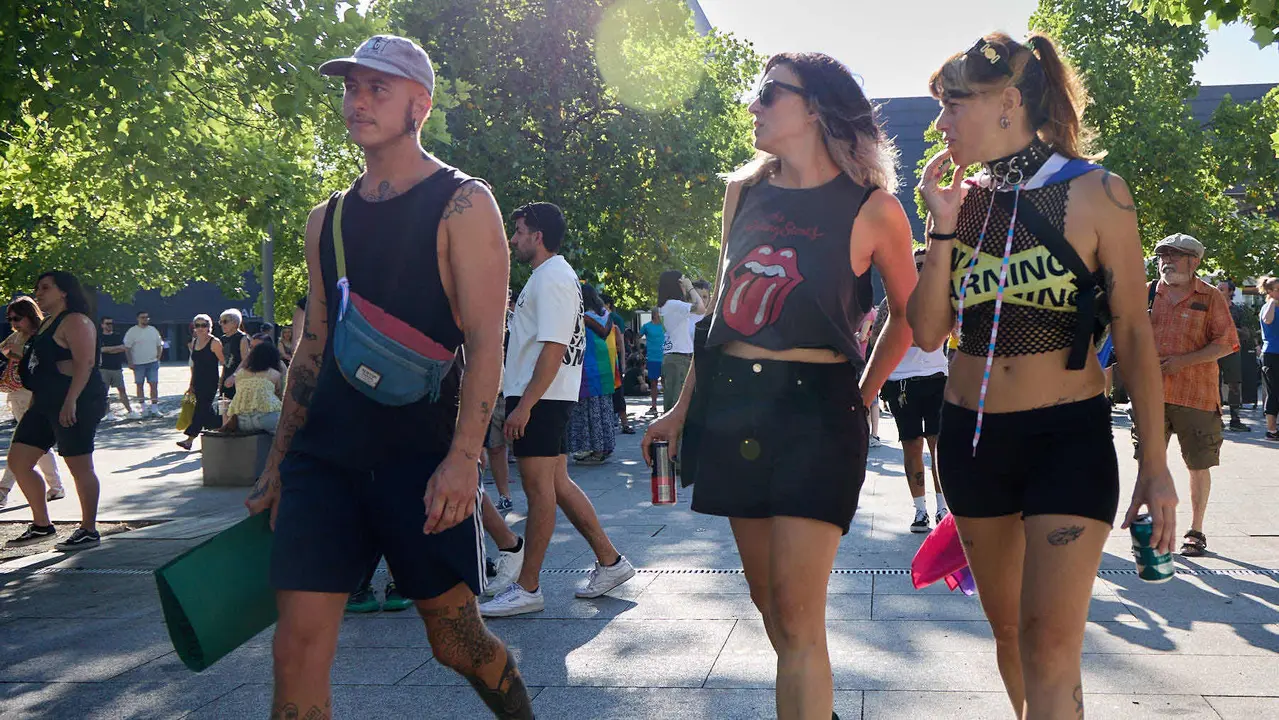 Manifestación convocada por la plataforma 28J con motivo del Día Internacional del Orgullo LGTBI+ en Pamplona. IÑIGO ALZUGARAY