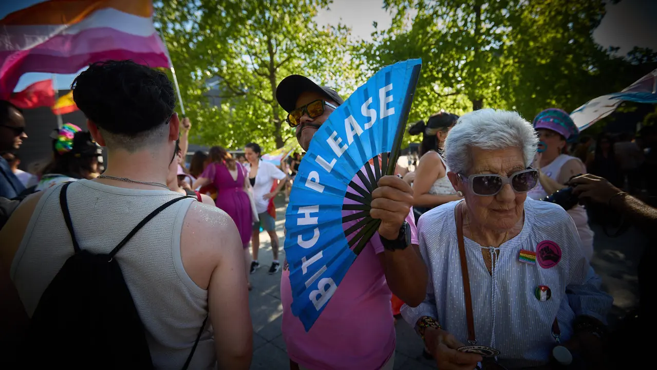 Manifestación convocada por la plataforma 28J con motivo del Día Internacional del Orgullo LGTBI+ en Pamplona. IÑIGO ALZUGARAY
