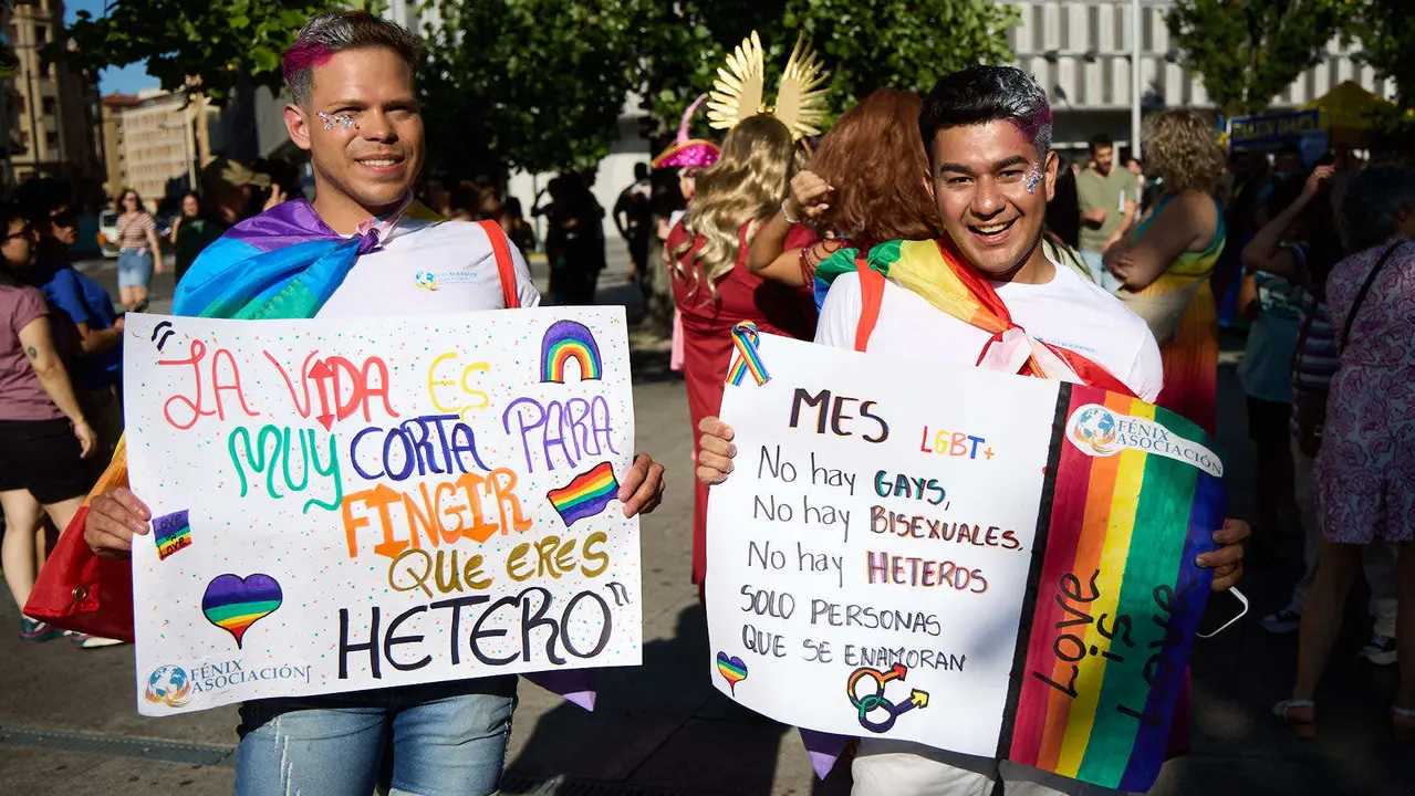 Manifestación convocada por la plataforma 28J con motivo del Día Internacional del Orgullo LGTBI+ en Pamplona. IÑIGO ALZUGARAY