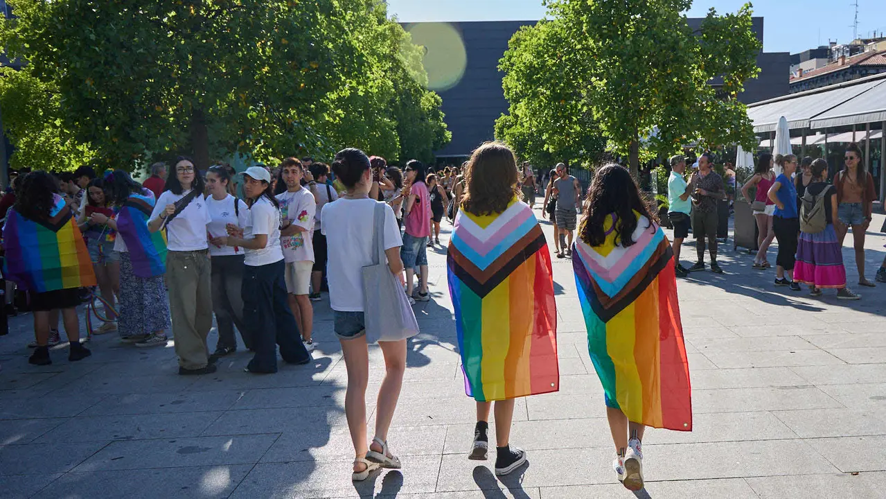 Manifestación convocada por la plataforma 28J con motivo del Día Internacional del Orgullo LGTBI+ en Pamplona. IÑIGO ALZUGARAY