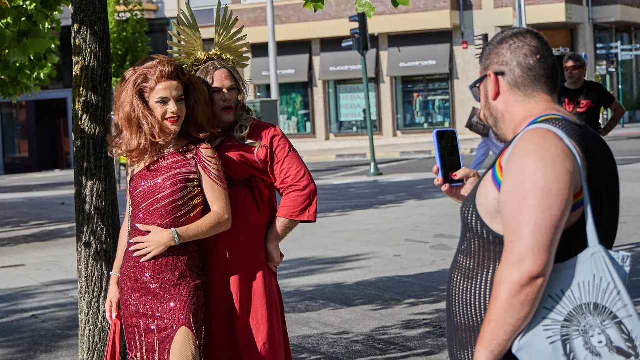 Manifestación convocada por la plataforma 28J con motivo del Día Internacional del Orgullo LGTBI+ en Pamplona. IÑIGO ALZUGARAY