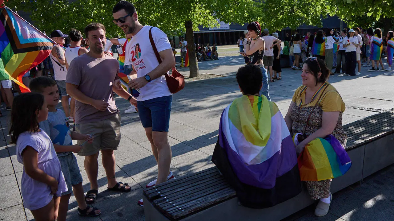 Manifestación convocada por la plataforma 28J con motivo del Día Internacional del Orgullo LGTBI+ en Pamplona. IÑIGO ALZUGARAY