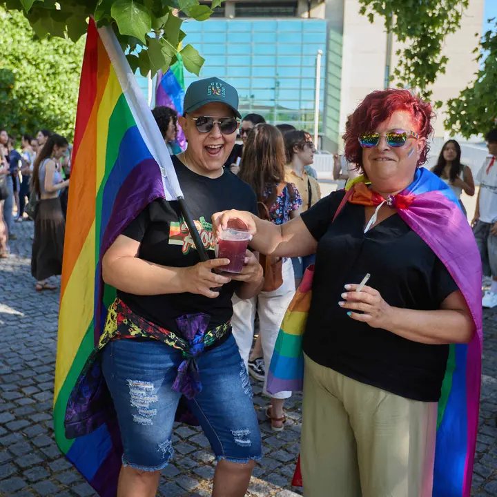 Manifestación convocada por la plataforma 28J con motivo del Día Internacional del Orgullo LGTBI+ en Pamplona. IÑIGO ALZUGARAY