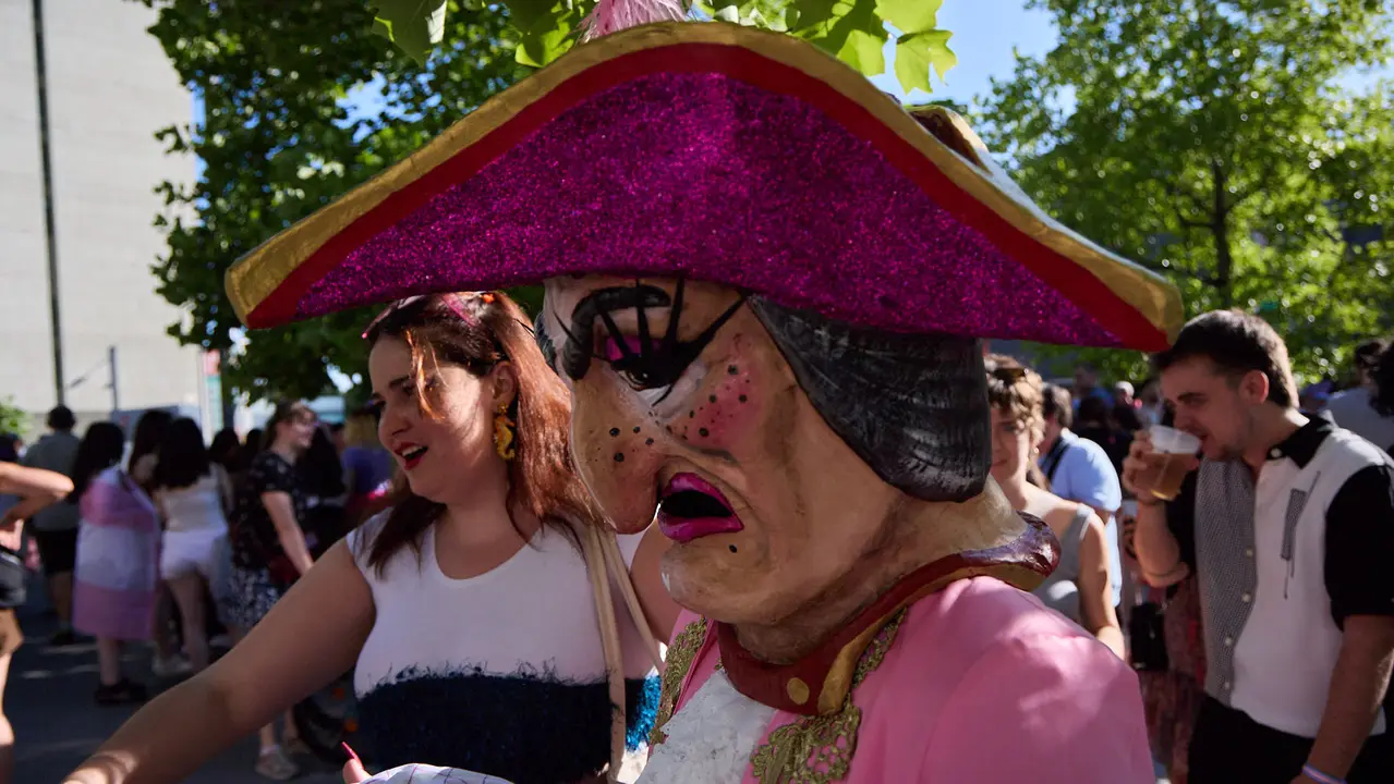 Manifestación convocada por la plataforma 28J con motivo del Día Internacional del Orgullo LGTBI+ en Pamplona. IÑIGO ALZUGARAY