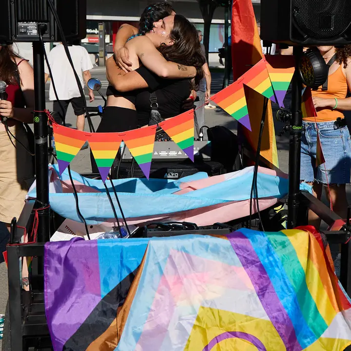 Manifestación convocada por la plataforma 28J con motivo del Día Internacional del Orgullo LGTBI+ en Pamplona. IÑIGO ALZUGARAY