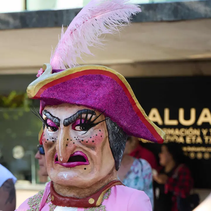 Manifestación convocada por la plataforma 28J con motivo del Día Internacional del Orgullo LGTBI+ en Pamplona. IÑIGO ALZUGARAY