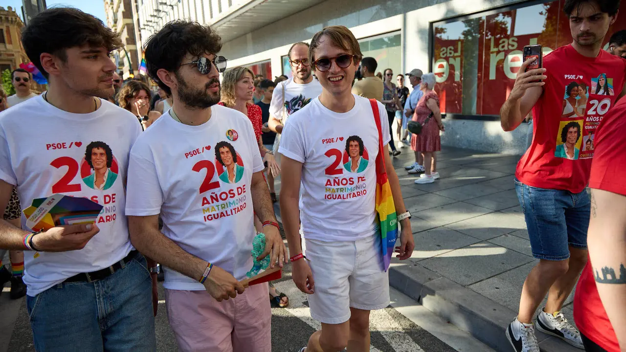 Manifestación convocada por la plataforma 28J con motivo del Día Internacional del Orgullo LGTBI+ en Pamplona. IÑIGO ALZUGARAY