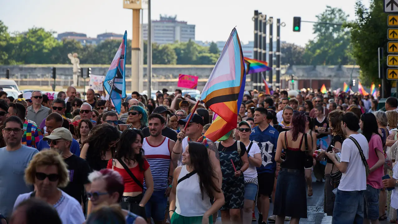 Manifestación convocada por la plataforma 28J con motivo del Día Internacional del Orgullo LGTBI+ en Pamplona. IÑIGO ALZUGARAY